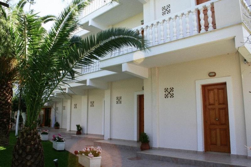 Posidonia Pension Amarynthos Exteriér fotografie