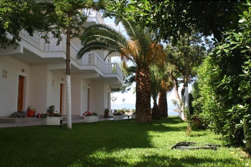 Posidonia Pension Amarynthos Exteriér fotografie