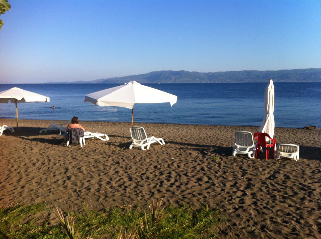 Posidonia Pension Amarynthos Exteriér fotografie